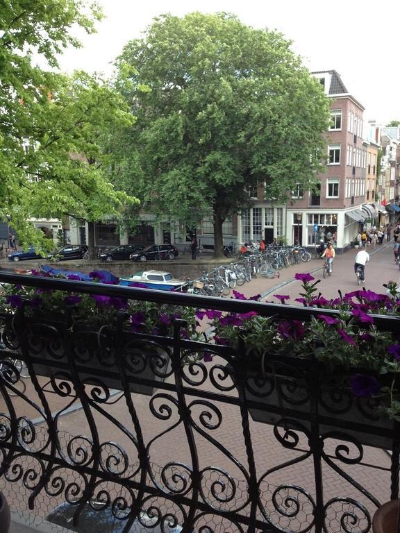 Bed and breakfast Bij Tijn Op De Gracht Ámsterdam